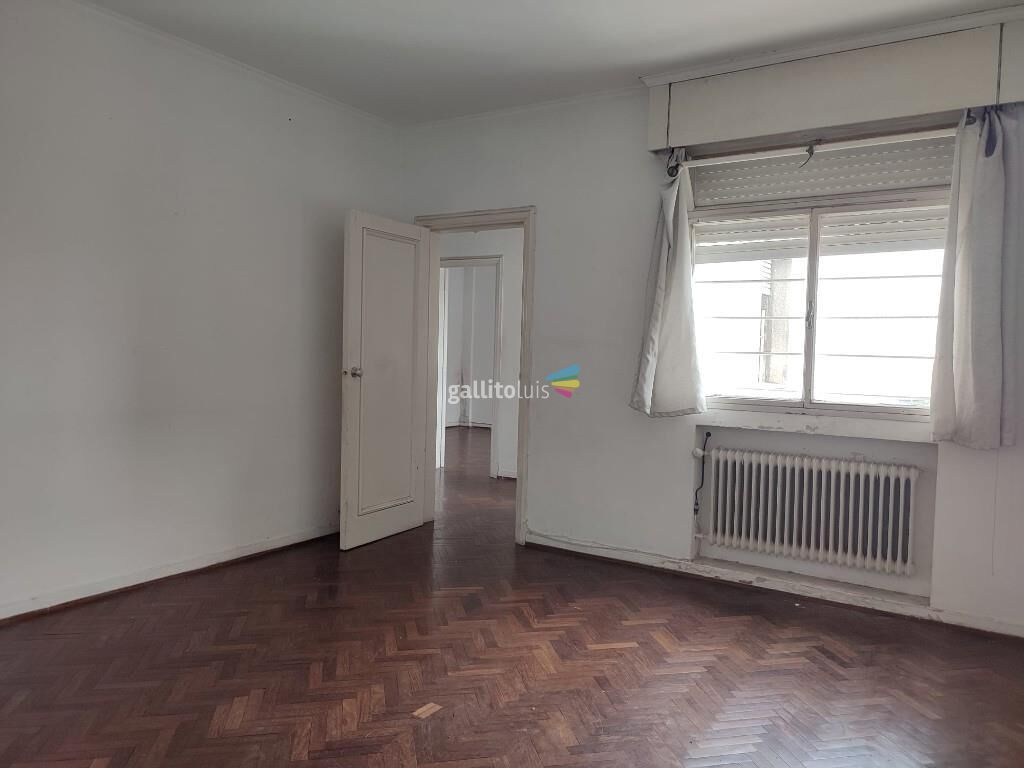 Apartamento De 3 Dormitorios En Ciudad Vieja