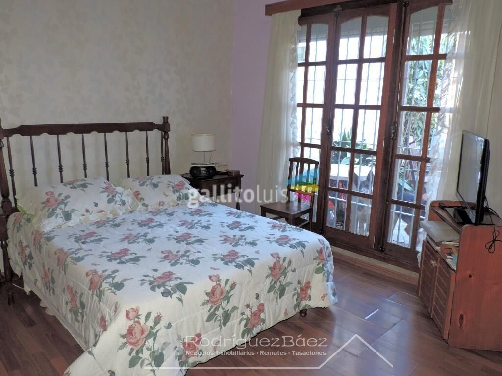 Venta Casa 2 Dormitorios Patio Garage Bella Vista