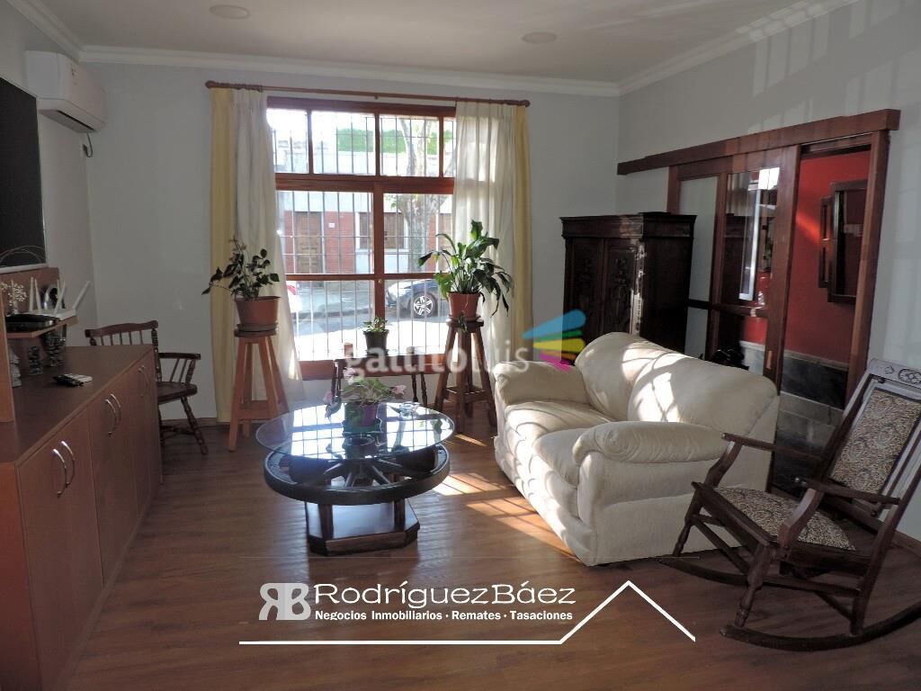 Venta Casa 2 Dormitorios Patio Garage Bella Vista