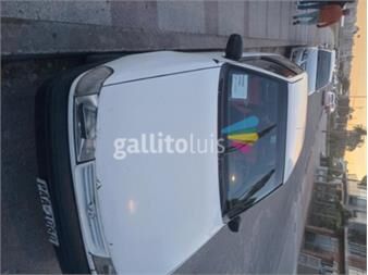 https://www.gallito.com.uy/dueño-vende-auto-excelente-estado-27478156