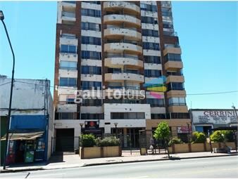 https://www.gallito.com.uy/cesion-de-local-comercial-en-av-agraciada-con-18-mts2-en-ar-inmuebles-25895731