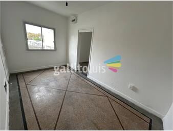 https://www.gallito.com.uy/alquiler-apartamento-amplio-con-1-dormitorio-y-terraza-en-inmuebles-25742942