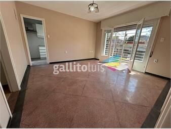 https://www.gallito.com.uy/alquiler-apartamento-al-frente-con-2-dormitorios-patio-y-inmuebles-26059037