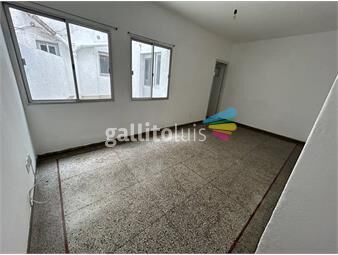 https://www.gallito.com.uy/alquiler-apartamento-al-frente-con-2-dormitorios-y-patio-e-inmuebles-26208263