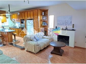 https://www.gallito.com.uy/casa-tres-dormitorios-garage-patio-con-parrillero-inmuebles-22875756