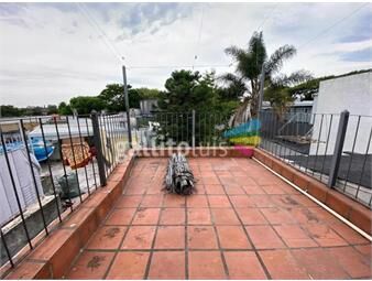 https://www.gallito.com.uy/casa-de-altos-4-dormitorios-tres-cruces-inmuebles-23332176