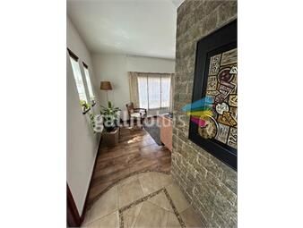 https://www.gallito.com.uy/berlasi-vende-excelente-casa-prox-a-m-caseros-y-l-a-herrera-inmuebles-24606924