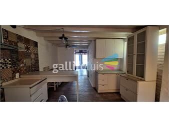 https://www.gallito.com.uy/casa-en-venta-reciclada-palermo-4-dormitorios-4-baños-fondo-inmuebles-24683251