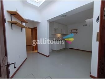 https://www.gallito.com.uy/impecable-apto-reciclado-proximo-a-zoo-av-rivera-y-la-inmuebles-24673220