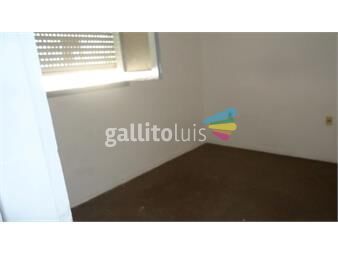 https://www.gallito.com.uy/apto-interior-primer-piso-por-escalera-1-dorm-la-comercial-inmuebles-25695787