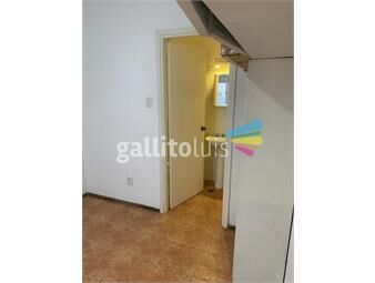 https://www.gallito.com.uy/apartamento-de-3-dormitorios-2-baños-en-punta-carretas-con-v-inmuebles-25763875