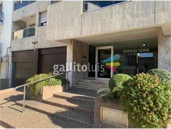 https://www.gallito.com.uy/apartamento-en-pocitos-con-garaje-doble-inmuebles-25852041
