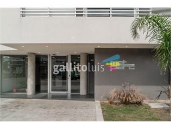 https://www.gallito.com.uy/al-frente-con-servicios-en-complejo-habitacional-met-parc-inmuebles-25952270