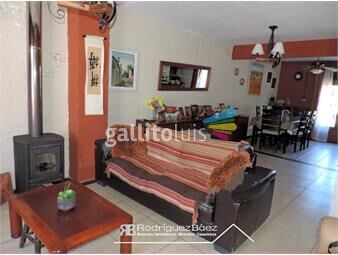 https://www.gallito.com.uy/venta-casa-3-dormitorios-2-baños-garage-jardin-fondo-verde-inmuebles-26114801