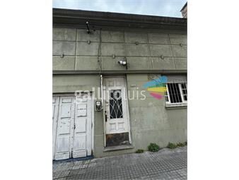 https://www.gallito.com.uy/muy-amplia-a-mts-de-fcrespo-deposito-al-fondo-garage-inmuebles-26118395