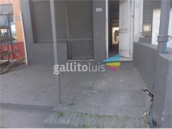 https://www.gallito.com.uy/venta-de-padron-unico-dos-locales-mas-tres-apartamentos-inmuebles-26716261