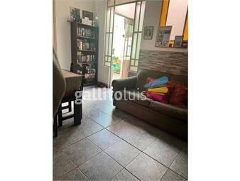 https://www.gallito.com.uy/casa-al-frente-a-1-cuadra-de-agraciada-inmuebles-26869429