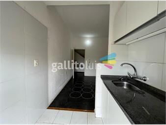 https://www.gallito.com.uy/precioso-apartamento-con-balcon-calefon-cortina-y-extract-inmuebles-26945653