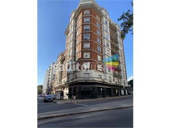 https://www.gallito.com.uy/venta-apartamento-3-dormitorios-y-servicio-garage-impecable-inmuebles-21803729