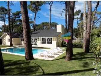 https://www.gallito.com.uy/casa-4-dormitorios-con-patio-piscina-y-parrillero-en-punta-inmuebles-22579433