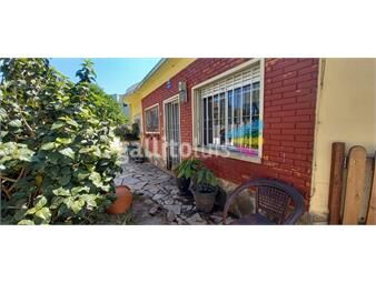 https://www.gallito.com.uy/preciosa-casa-esquina-a-metros-de-millan-y-castro-inmuebles-22650097