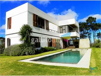 https://www.gallito.com.uy/venta-casa-de-4-dormitorios-en-tio-tom-punta-ballena-a-200-inmuebles-22590389