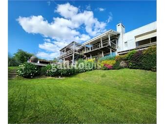 https://www.gallito.com.uy/excelente-casa-en-el-lomo-de-la-ballena-con-vista-al-mar-inmuebles-22511387