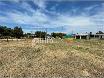https://www.gallito.com.uy/5200-metros-de-terreno-con-casa-a-terminar-inmuebles-23103080