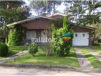 https://www.gallito.com.uy/chalet-en-parada-12-de-playa-mansa-inmuebles-22543321