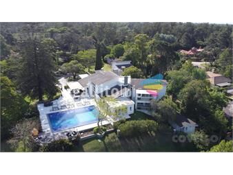 https://www.gallito.com.uy/espectacular-mansion-en-barrio-golf-inmuebles-23252324