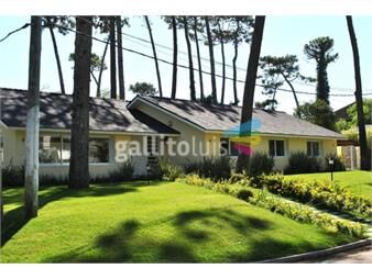 https://www.gallito.com.uy/casa-en-venta-4-dormitorios-playa-mansa-at2-23-inmuebles-21999395