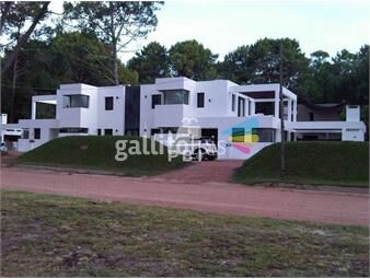 https://www.gallito.com.uy/casa-3-dormitorios-en-solanas-country-punta-ballena-ref-inmuebles-23082215