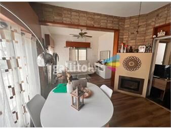 https://www.gallito.com.uy/casa-en-la-comercial-2-dormitorios-2-baños-azotea-tran-inmuebles-23405064