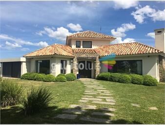 https://www.gallito.com.uy/casa-en-barrio-privado-4-dormitorios-servicio-jardin-pa-inmuebles-23464441