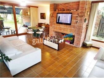 https://www.gallito.com.uy/casa-en-venta-playa-mansa-3-dormitorios-inmuebles-20418496