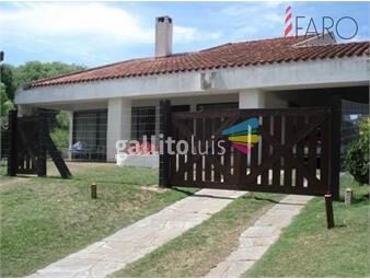https://www.gallito.com.uy/casa-en-mansa-3-dormitorios-y-servicio-con-piscina-inmuebles-23303202