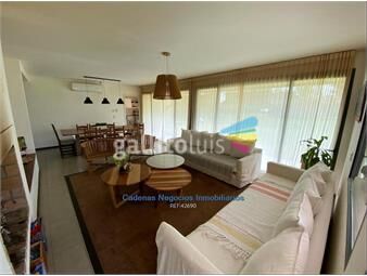https://www.gallito.com.uy/casa-en-venta-altos-de-la-tahona-3-dormitorios-inmuebles-23196668
