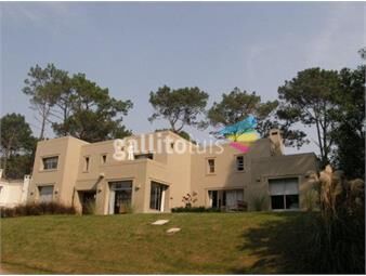 https://www.gallito.com.uy/casa-laguna-blanca-4-dormitorios-piscina-inmuebles-23604877