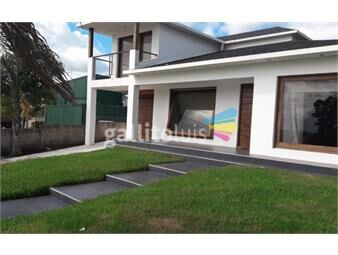 https://www.gallito.com.uy/en-venta-preciosa-casa-en-la-ciudad-de-treinta-y-tres-de-4-inmuebles-22305548
