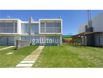 https://www.gallito.com.uy/barrio-privado-moderna-casa-con-los-servicios-del-complejo-inmuebles-22595687