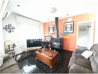 https://www.gallito.com.uy/casa-hermosa-propiedad-en-excelente-esquina-del-barrio-cerr-inmuebles-23612885