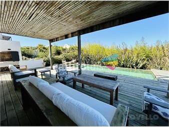 https://www.gallito.com.uy/casa-impecable-con-piscina-y-vista-al-mar-en-el-chorro-inmuebles-24245471