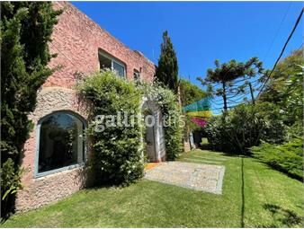 https://www.gallito.com.uy/venta-casa-4-dormitorios-la-barra-punta-del-este-inmuebles-24121533