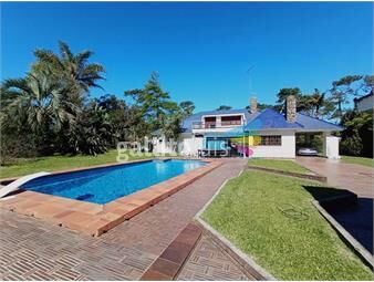 https://www.gallito.com.uy/venta-casa-5-dormitorios-playa-mansa-piscina-climatizada-pu-inmuebles-24121990