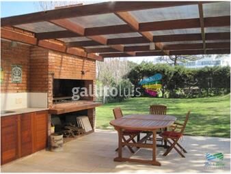 https://www.gallito.com.uy/en-alquiler-moderna-casa-ubicada-a-1-cuadra-del-mar-con-inmuebles-22537801