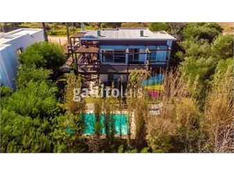 https://www.gallito.com.uy/venta-casa-6-dormitorios-con-piscina-y-vista-al-mar-en-punt-inmuebles-24245192