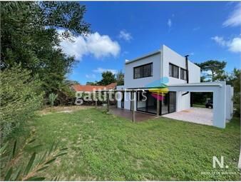 https://www.gallito.com.uy/vende-casa-moderna-3-dormitorios-y-3-baãâ±os-barrio-mar-inmuebles-23510232
