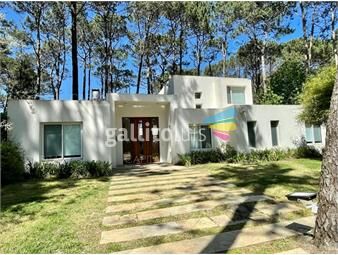 https://www.gallito.com.uy/excelente-casa-de-cuatro-dormitorios-en-laguna-blanca-inmuebles-22337503