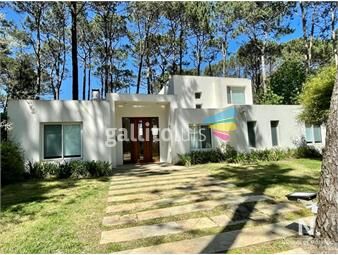 https://www.gallito.com.uy/excelente-casa-de-cuatro-dormitorios-en-laguna-blanca-inmuebles-25026142