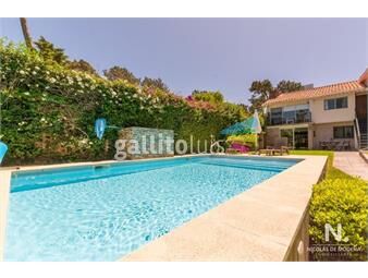 https://www.gallito.com.uy/vendida-hermosa-casa-en-venta-en-playa-mansa-inmuebles-25033745